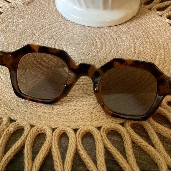 Ryan Simkhai Charlee Tortoise Tinted Readers 1.25 Strength Style R-2032 - Picture 5 of 9